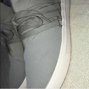 Steve Madden Lancer grey shoes